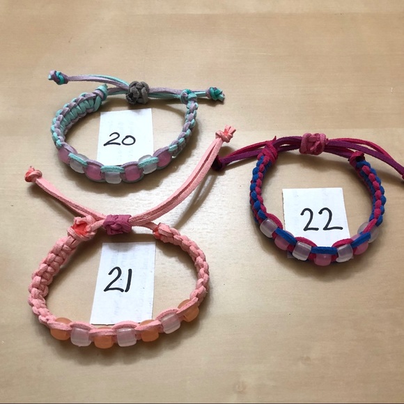 🌻Glow-in-the-dark & UV Light Sensitive Bracelet - Picture 6 of 8